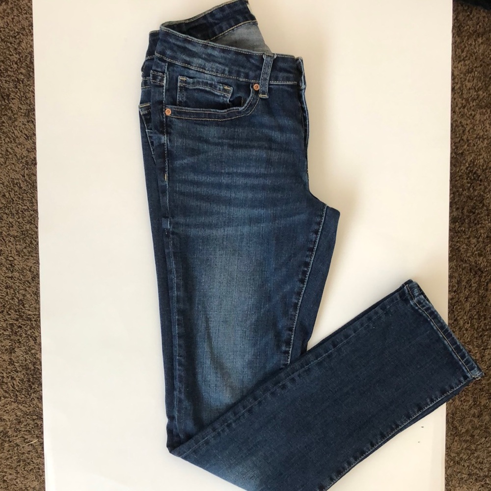 Buckle straight jeans